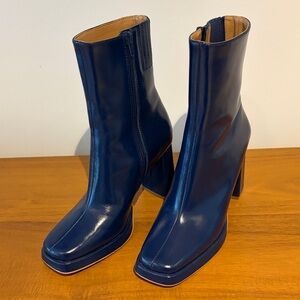 Steve Madden Navy Heeled Boots